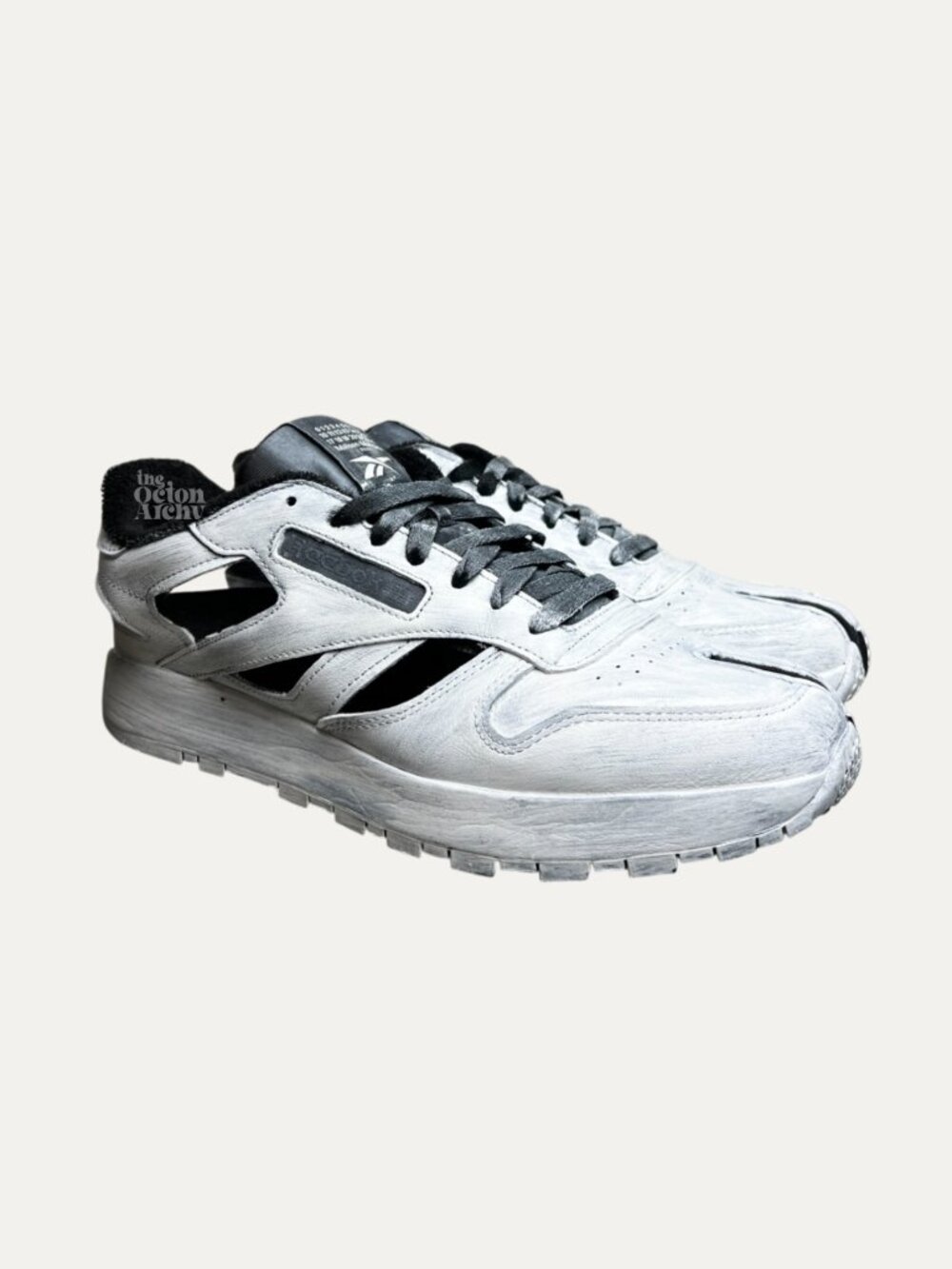 Size 11.5 Maison Margiela x Reebok Classic Leather Tabi DQ Low 'Bianchetto' Used